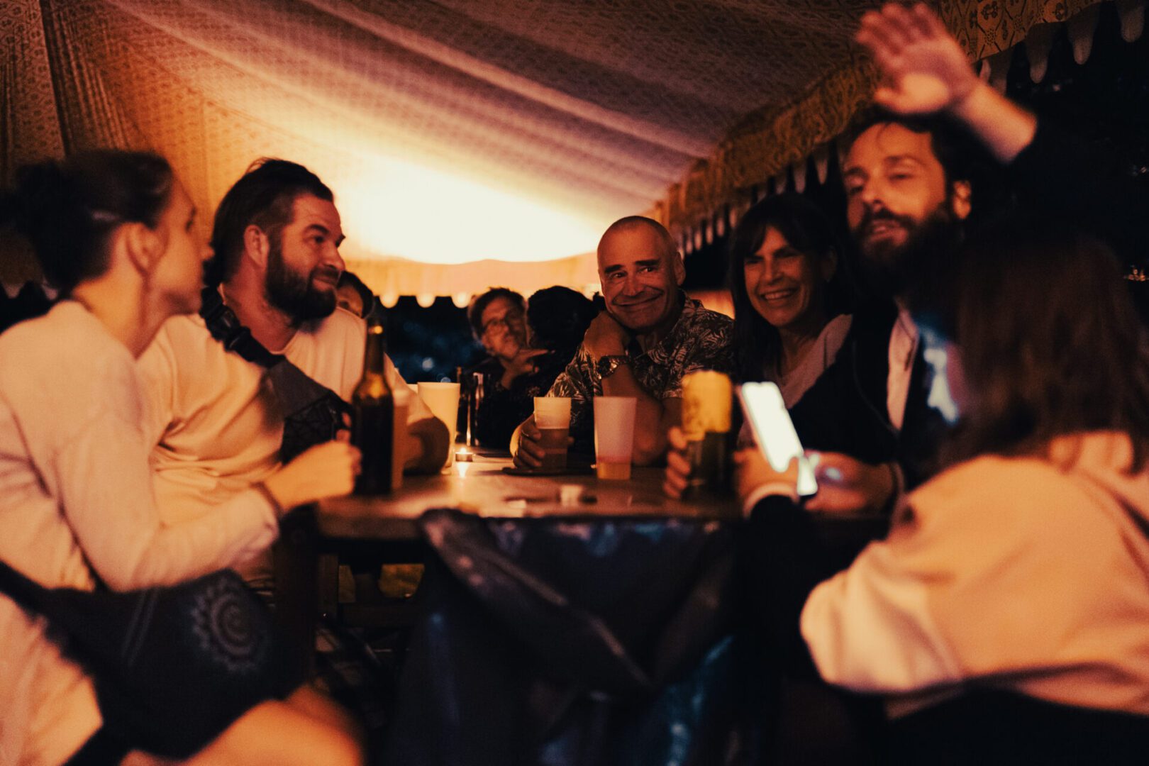 Soirée conviviale sous la tente